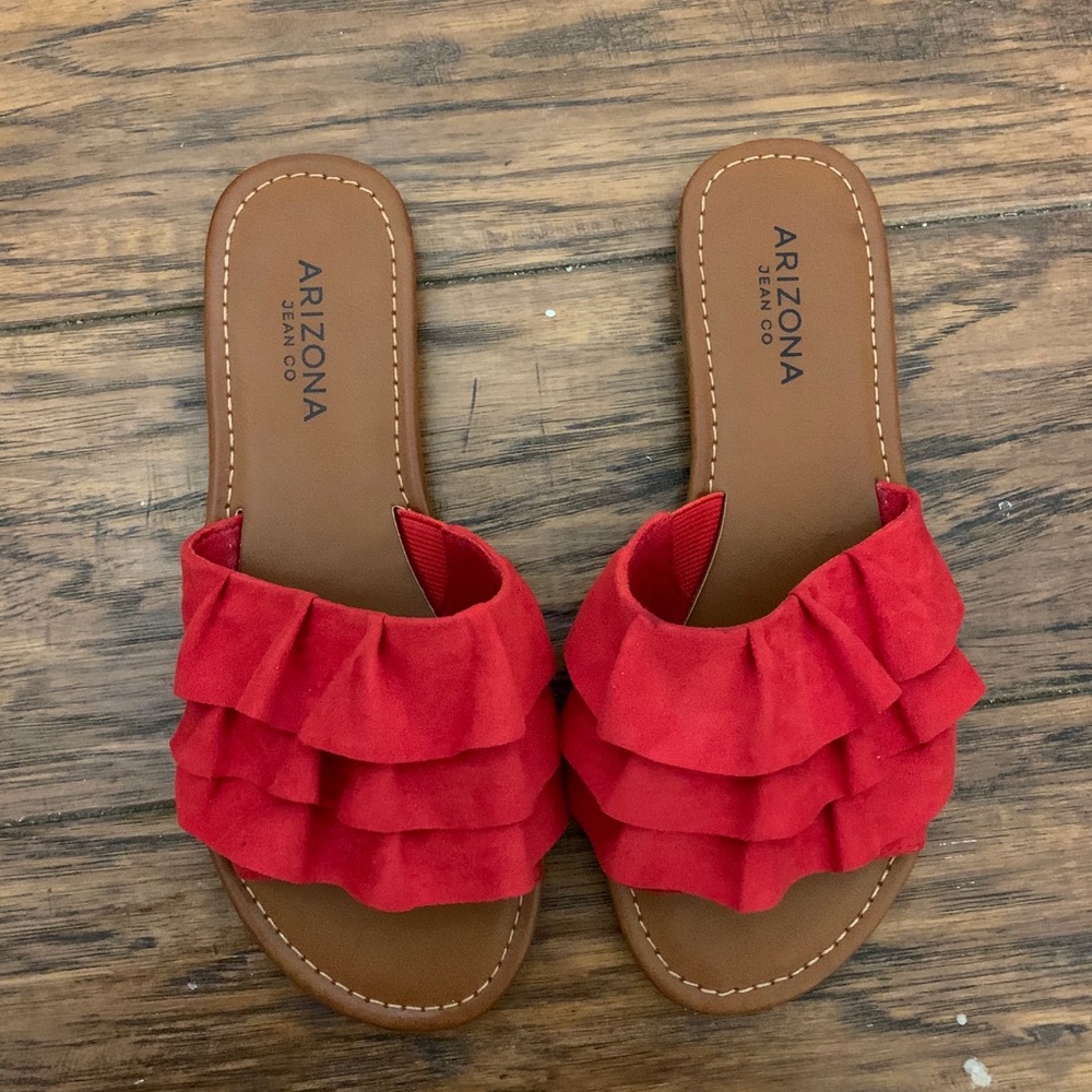 Arizona Jean Co Ruffle Slippers